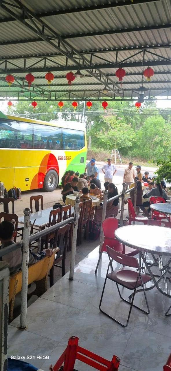 ホテル Khach San Ngoc Quynh ラジー エクステリア 写真