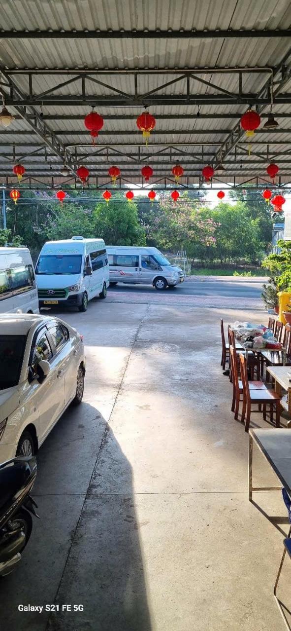 ホテル Khach San Ngoc Quynh ラジー エクステリア 写真